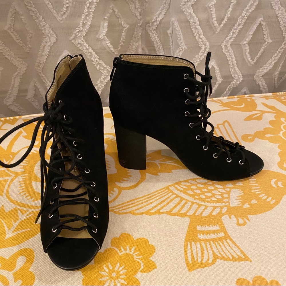 Chinese Laundry black lace up front stacked heel